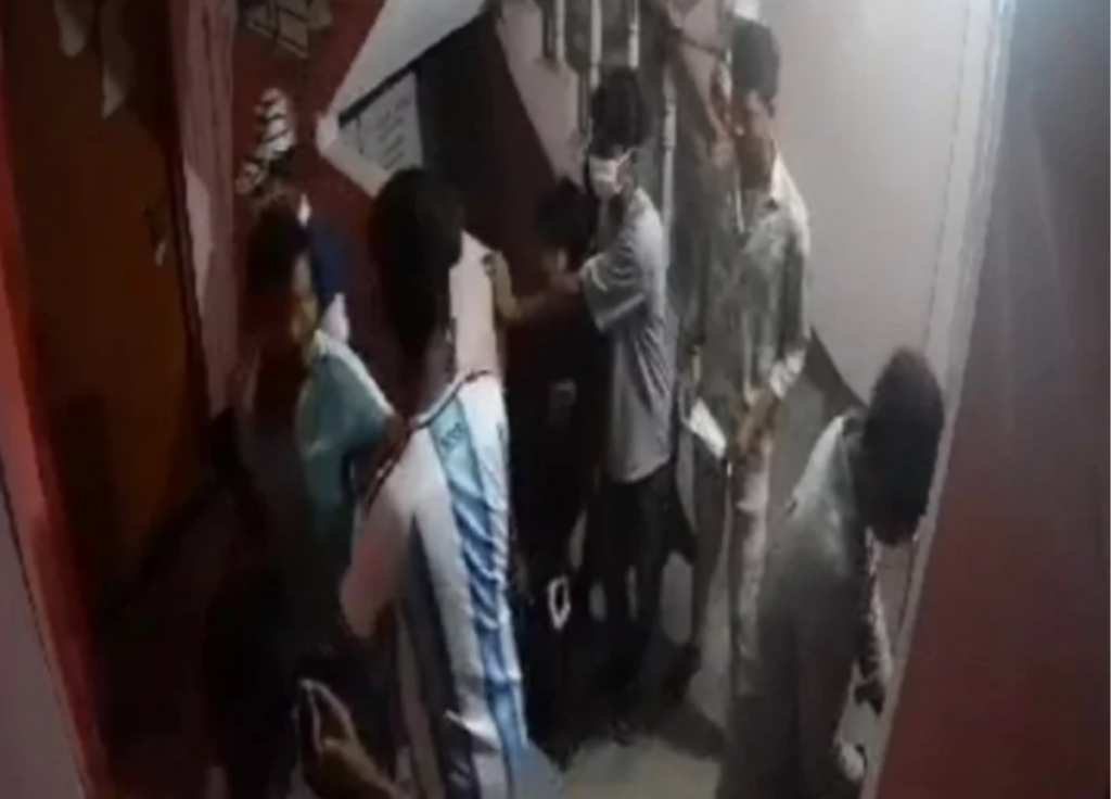 নাঙ্গলকোটে সাংবাদিকের কার্যালয়ে অস্ত্রের মুখে হামলার অভিযোগ